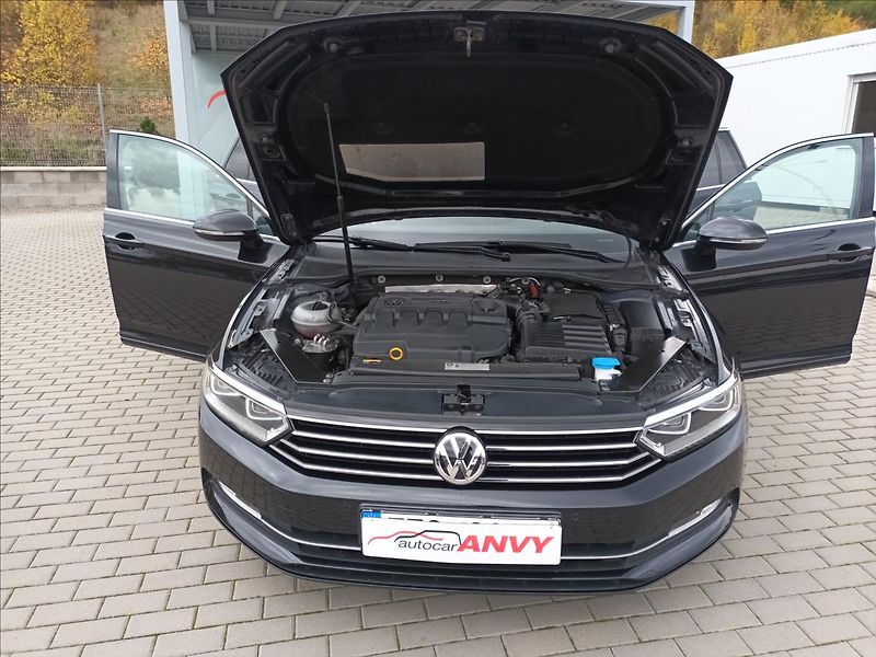 Volkswagen Passat 2,0 TDI,110KW,RADAR,LED, - fotka 25 z 47