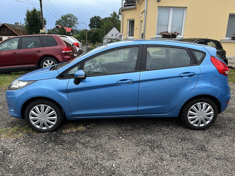 Ford Fiesta (2011) PĚKNÝ STAV i CENA - fotka 2 z 26