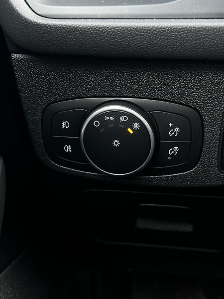 Ford Focus 1.5 110kW LED, HEAD-UP, B&O,TZ - fotka 19 z 25