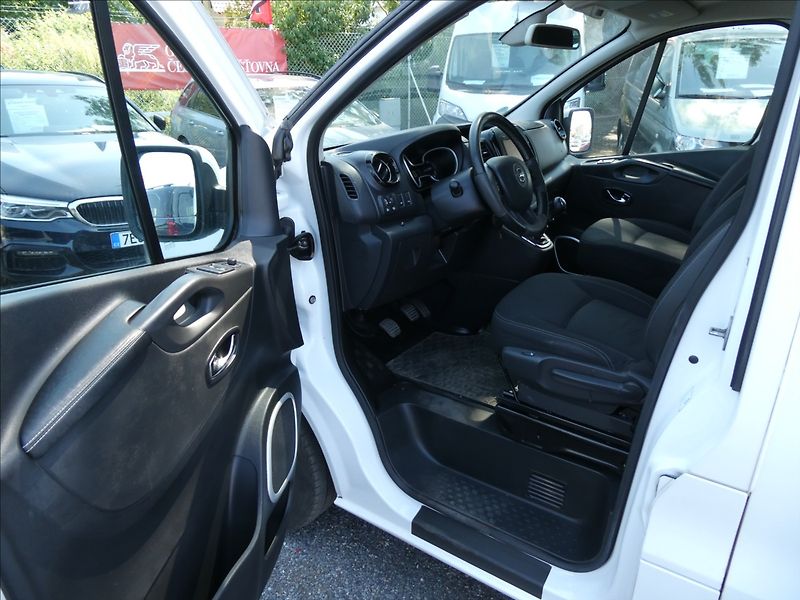 Opel Vivaro 1,6 BiCDTi 107kW Long,8.MÍST,n - fotka 15 z 41