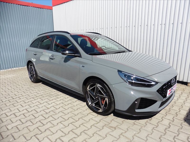 Hyundai i30 1,5 N-Line 103kW T-GDI - fotka 2 z 13
