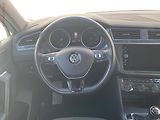 Volkswagen Tiguan (2019) 2.0 TDi, Highline, LED - náhled 11