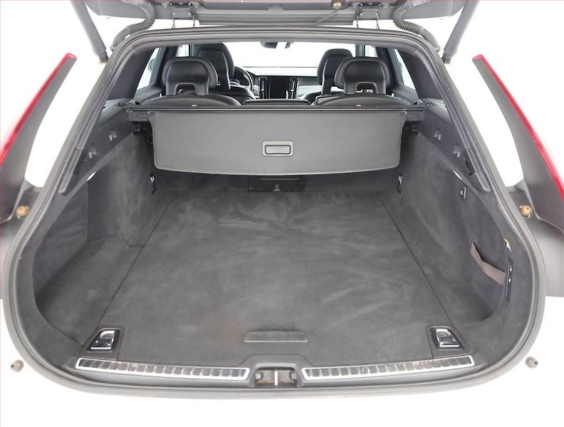 Volvo V90 (2017) D4, Automat, Serv.kniha, Kůže - fotka 18 z 19