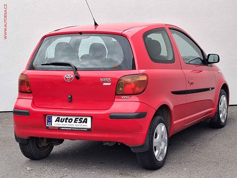 Toyota Yaris (2004) 1.0 VVTi, 2.maj,ČR, AC - fotka 4 z 13