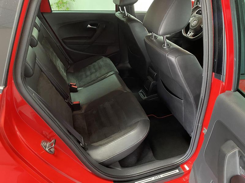 Volkswagen Polo 1.4 TSí GTi 132 kW DSG Bi-Xeno - fotka 16 z 23