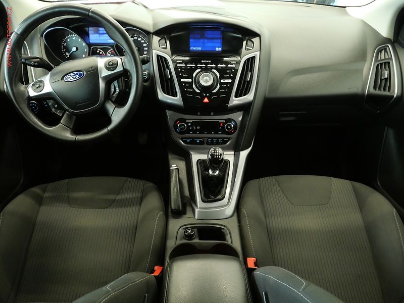 Ford Focus (2012) 1.0 EB, Klima - fotka 8 z 20