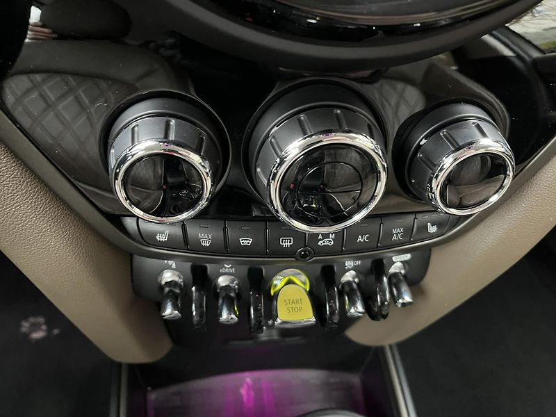 Mini Countryman (2019) COOPER SE ALL4 - fotka 22 z 37