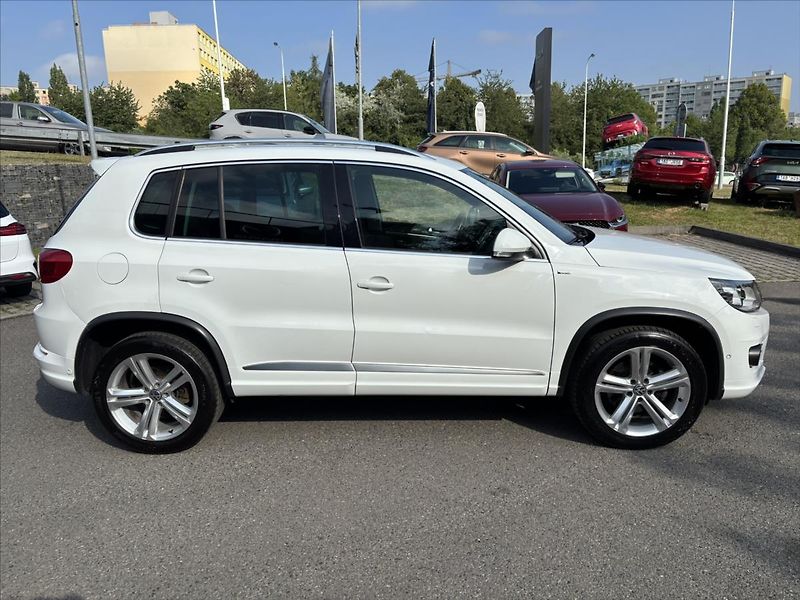 Volkswagen Tiguan 2,0 TSi 4x4 AT R-Line TOP STAV - fotka 6 z 40