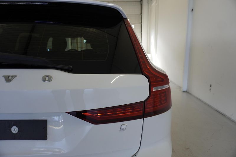 Volvo V60 (2019) CROSS COUNTRY 2,0 D4 AWD AUT. - fotka 9 z 33