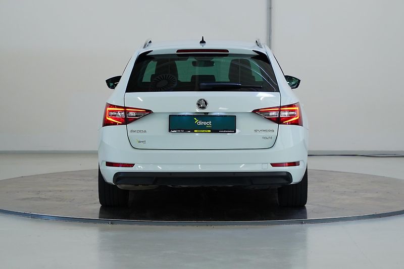 Škoda Superb - fotka 6 z 28