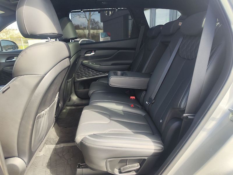 Hyundai Santa Fe 2.2 CRDi/142kW Luxury PNM DCT - fotka 14 z 39