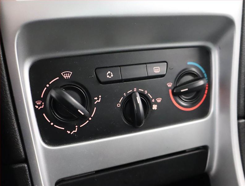 Volkswagen Touareg (2020) 3.0 TDI - fotka 15 z 24