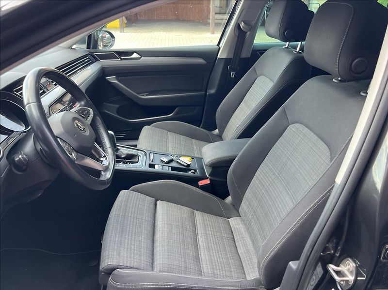 Volkswagen Passat 2,0 TDi Bussines DSG záruka - fotka 12 z 31