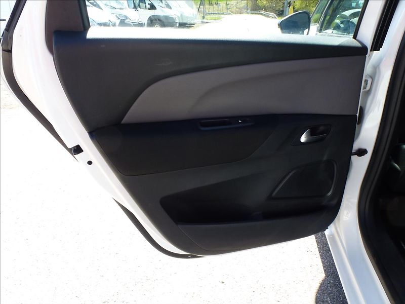 Citroën C4 Picasso 1,2 Pure Tech 110 Nové rozvody - fotka 18 z 42