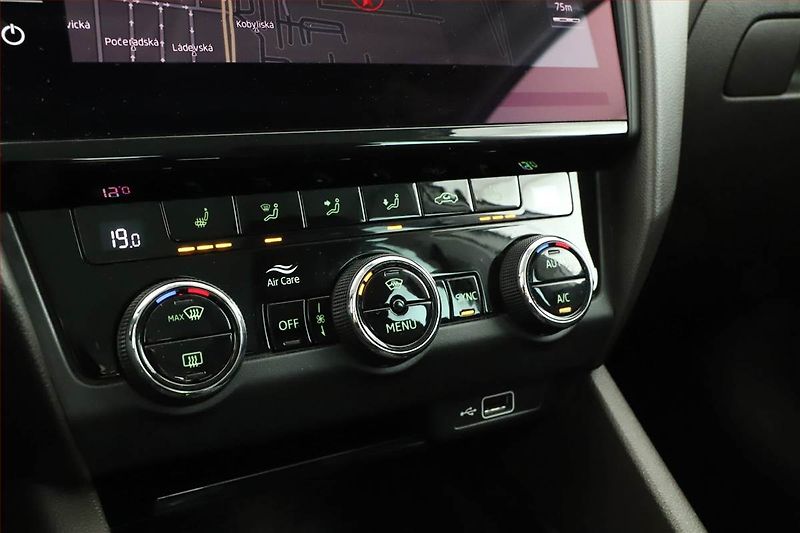 Škoda Octavia (2019) Scout 2.0 TDI, 4X4, Automat - fotka 17 z 21