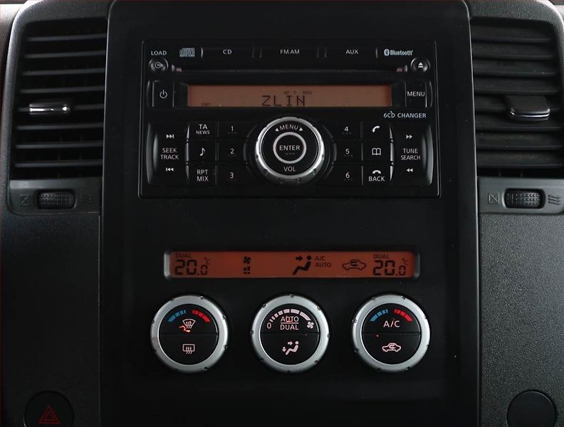 Nissan Navara (2011) 2.5 D, 4X4, Tempomat - fotka 12 z 19