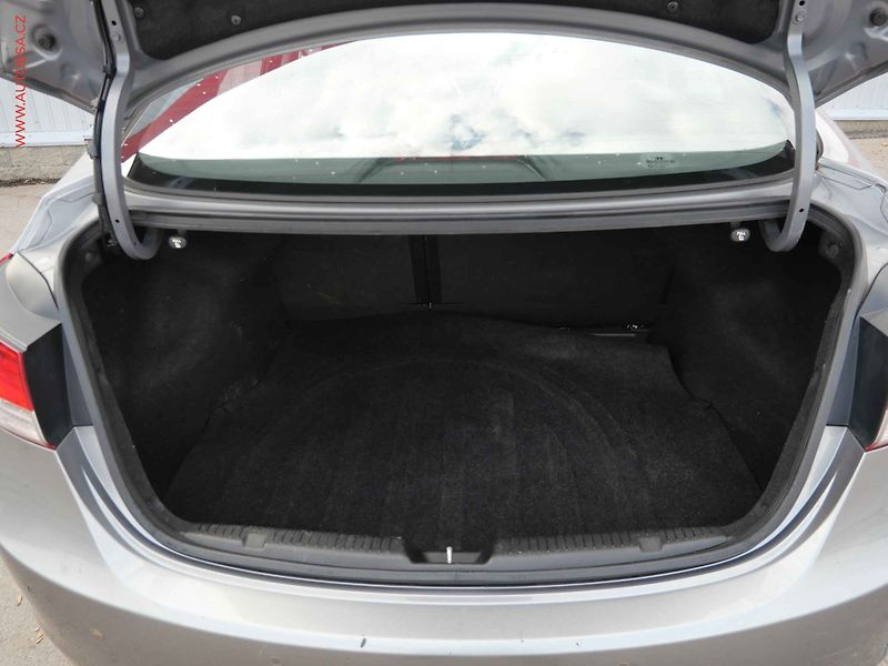 Hyundai Elantra (2011) 1.6i 16V, ČR, AC, tempo - fotka 7 z 17