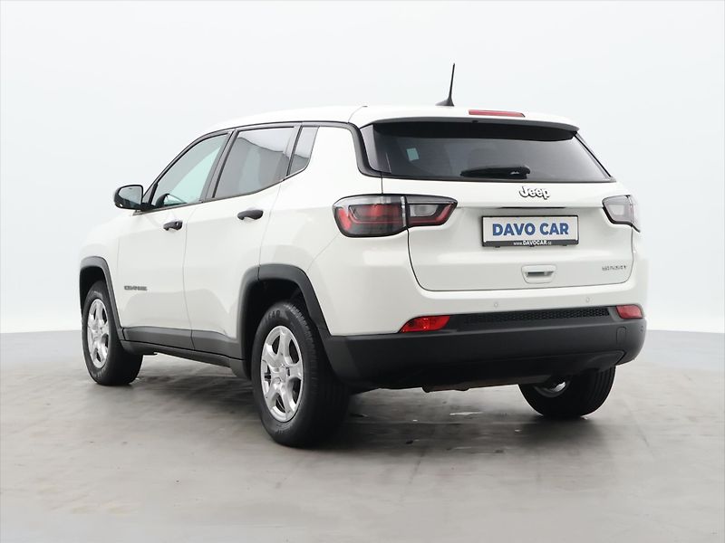 Jeep Compass 1,3 MultiAir 96kW Night Eagle - fotka 5 z 40