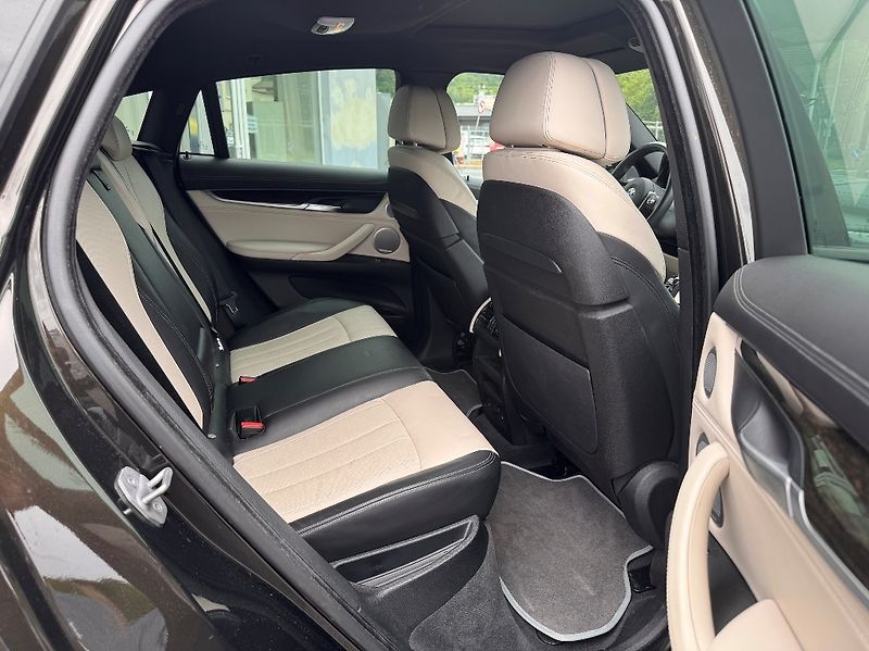 BMW X6 (2014) 4.4 V8 (449k) xDrive50i - fotka 48 z 51