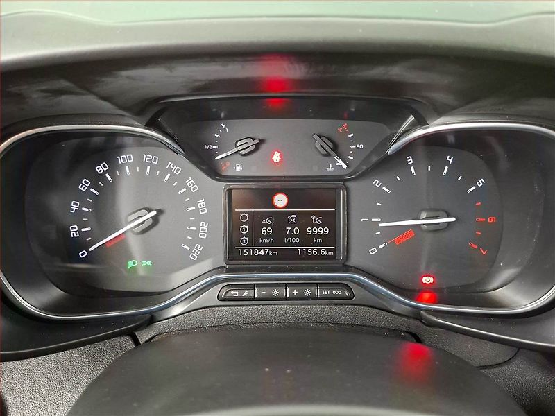 Citroën Berlingo (2020) Maxi Feel 1.5 BlueHDi, 7Míst - fotka 11 z 17