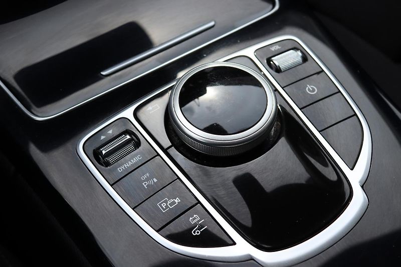 Mercedes-Benz Třídy C 300de PLUG-IN HYB KOMBI 225kW - fotka 33 z 48