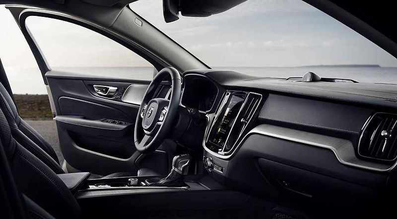 Volvo V60.