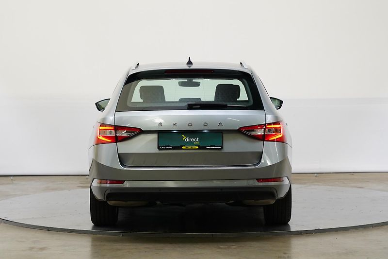 Škoda Superb - fotka 6 z 26