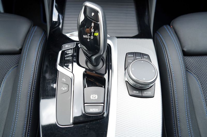 BMW X4 (2020) 2.0d xDrive Mpaket/190PS/ČR - fotka 35 z 46