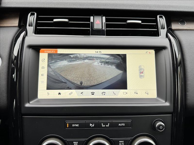 Land Rover Discovery 3,0 SDV6 SE AT AWD ČR DPH - fotka 23 z 28