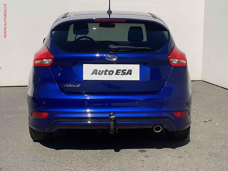 Ford Focus (2018) 2.0 TDCi, ST-Line, navi, TZ - fotka 5 z 17