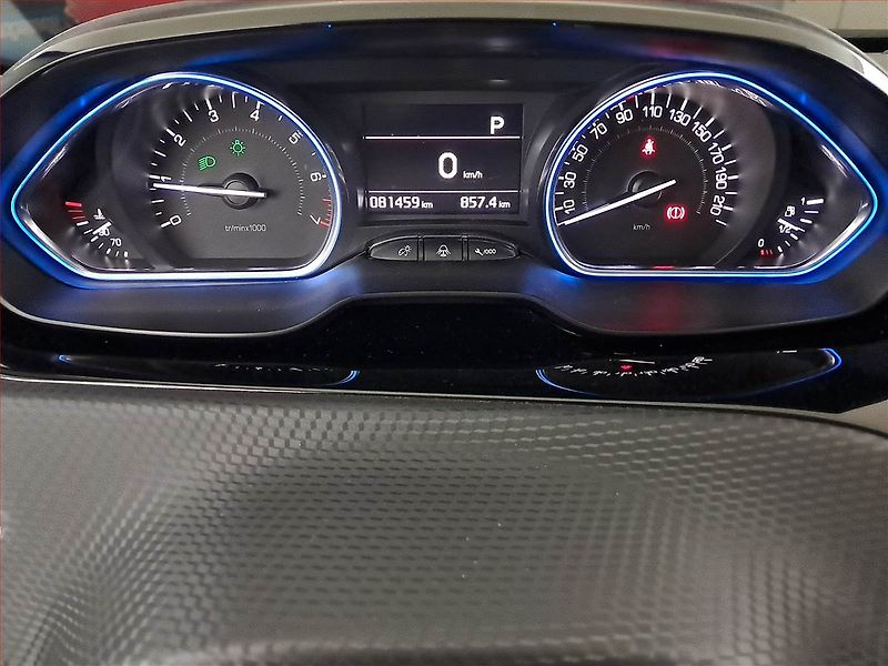 Peugeot 2008 (2018) 1.2 PureTech, Automat - fotka 11 z 20