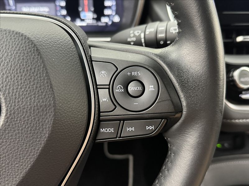 Toyota Corolla 1,8 HYBRID STYLE ACC 1.MAJ ČR - fotka 12 z 42