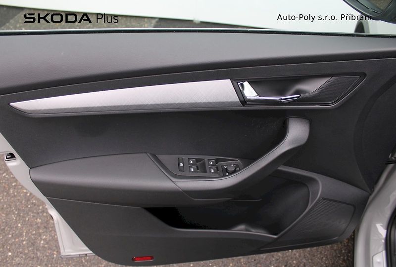 Škoda Karoq (2024) Drive 1.5TSI / 110kW 6°MP - fotka 9 z 24
