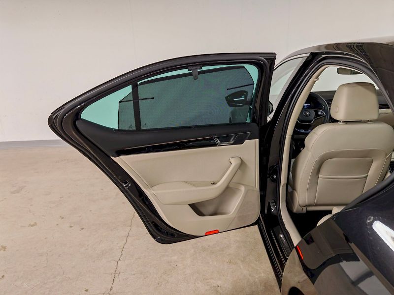 Škoda Superb (2024) iV 1.4 TSI 160 kW DSG L&K - fotka 23 z 30