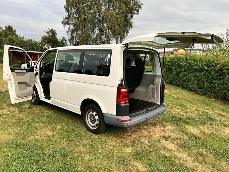 Volkswagen Transporter 2.0TDI 75KW,9MÍST,TZ,KLIMA,1MA - fotka 23 z 37