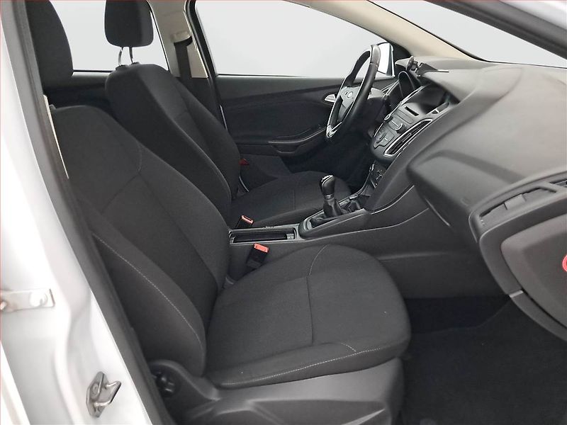 Ford Focus (2016) 1.0 EcoBoost - fotka 9 z 17