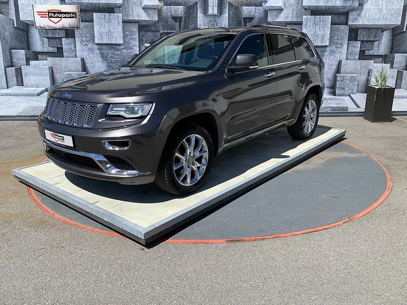 Jeep Grand Cherokee (2017) 3.0CRD,SUMMIT,ČR,DPH,H/K,4X4 - fotka 3 z 23