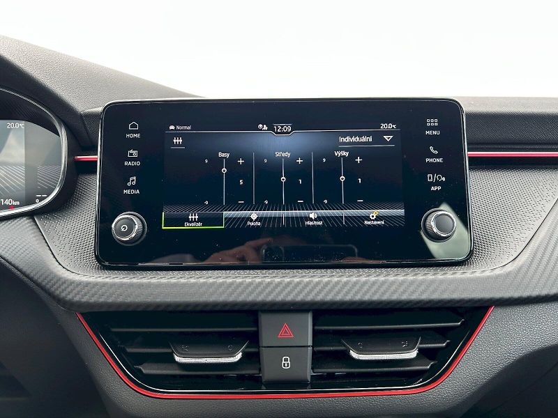 Škoda Scala (2025) 1.5 TSI 110kW DSG Monte Carlo - fotka 12 z 35