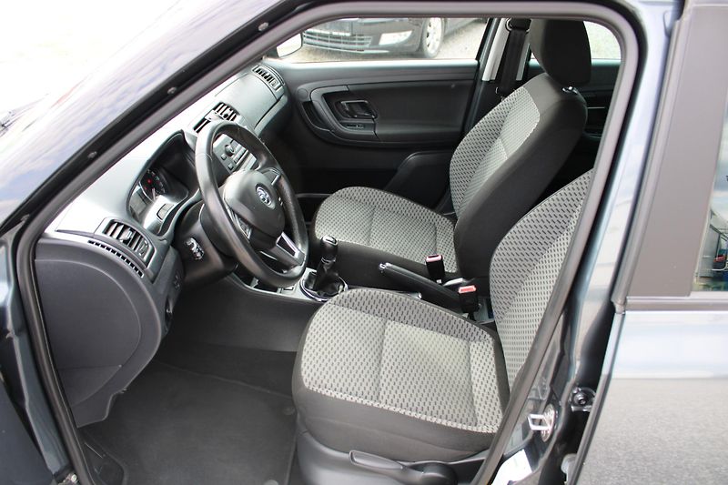 Škoda Fabia (2014) REZERVACE - fotka 9 z 16