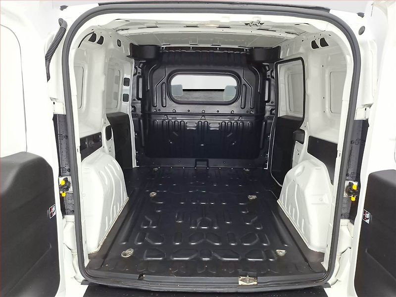 Fiat Dobló (2018) 1.6 MultiJet, ČR, DPH - fotka 12 z 13