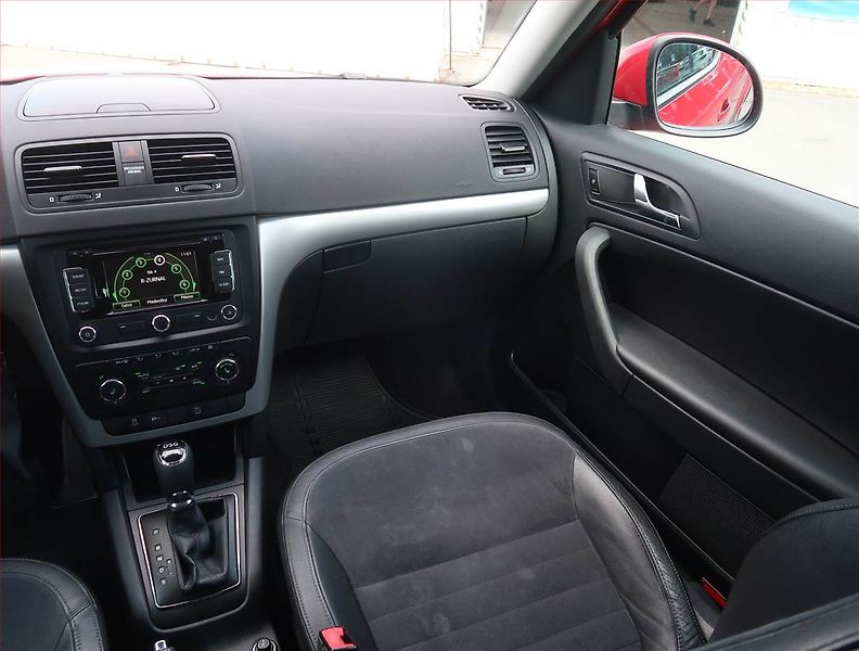 Škoda Yeti (2013) Elegance 1.4 TSI, Automat - fotka 8 z 21