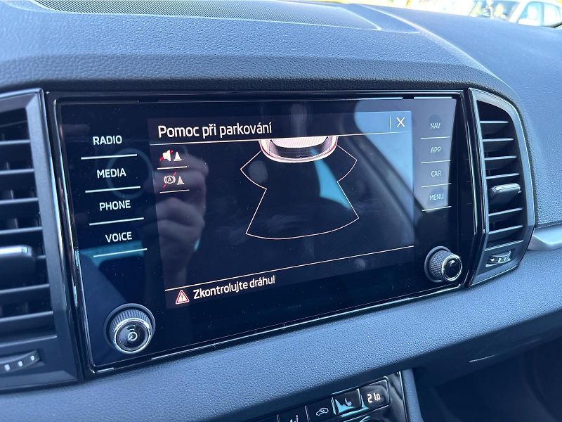 Škoda Karoq 2,0 TDI 85 kW SELECTION - fotka 17 z 29