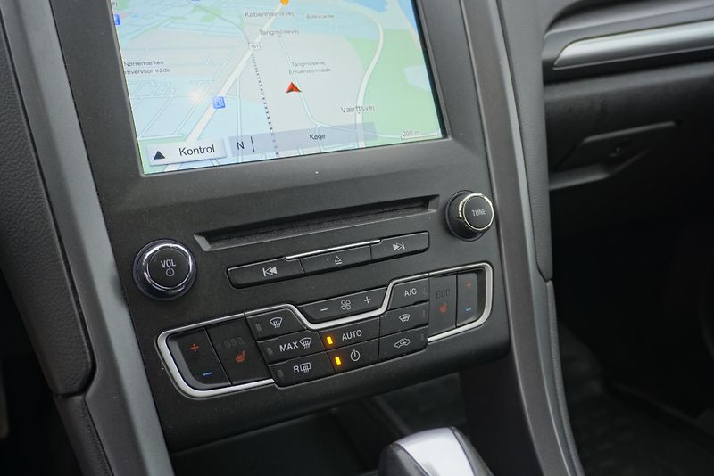 Ford Mondeo (2016) 1.5i 118 kW ECOBOOST AUTOMAT - fotka 12 z 22
