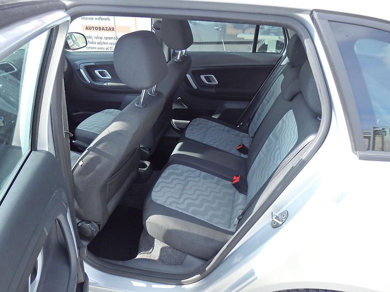 Škoda Fabia COMBI 1.4 16V KLIMA, ZÁVĚS - fotka 7 z 13