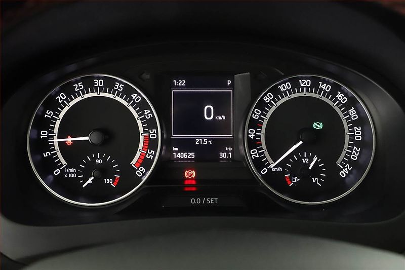 Škoda Rapid (2015) Spaceback 1.4 TDI, Automat - fotka 8 z 19