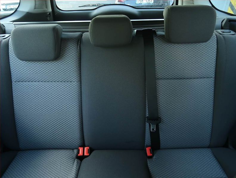 Ford Focus (2008) 1.8 TDCi, po STK, servisované - fotka 10 z 16