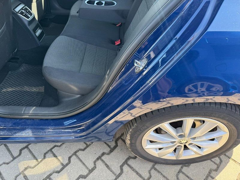 Škoda Octavia (2014) 1,6 TDI 77 KW TAŽNÉ KOLA - fotka 28 z 41