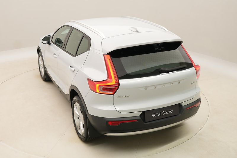 Volvo XC40 D3 MOMENTUM AUT  - fotka 17 z 45