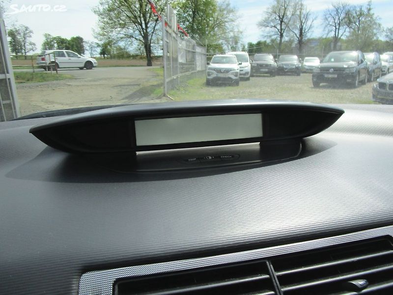 Citroën C4 1,6 - 88KW - NOVÁ STK+OLEJ - fotka 13 z 16