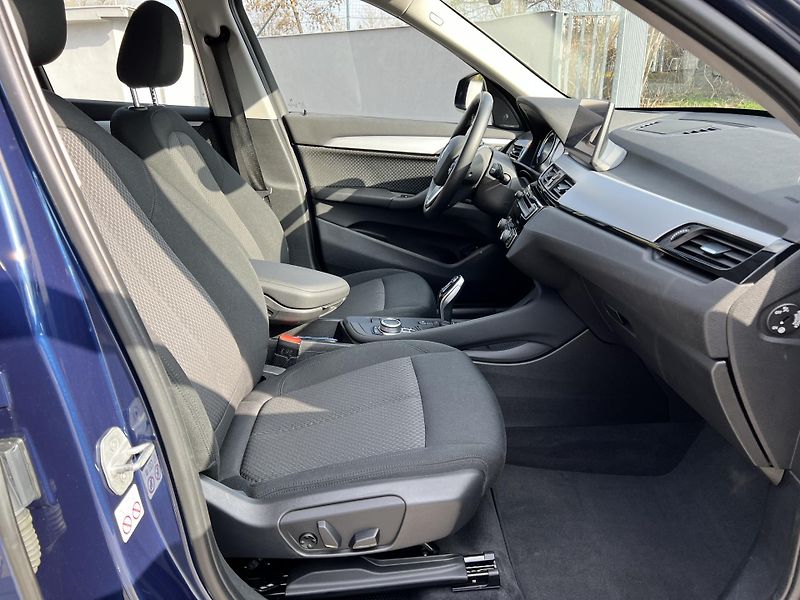 BMW X1 20d x-Drive Led HK  - fotka 12 z 25